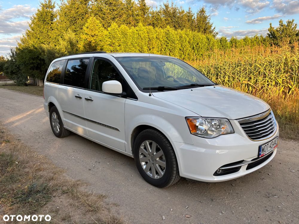Chrysler Town & Country 3.6 Limited - 9