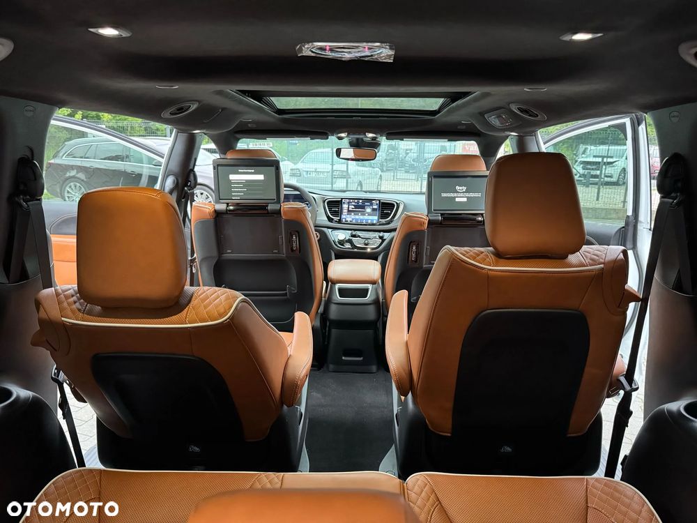Chrysler Pacifica - 8