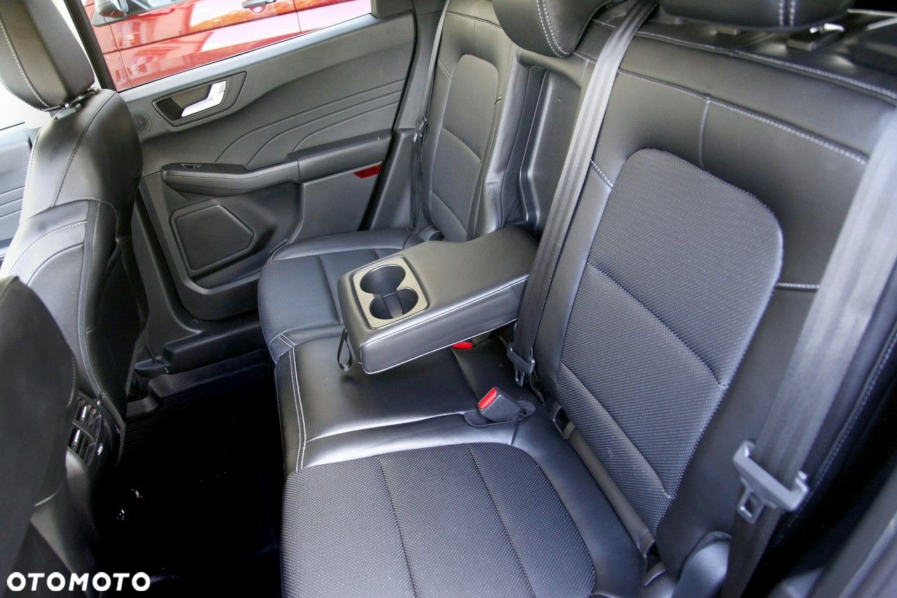 Ford Kuga - 24