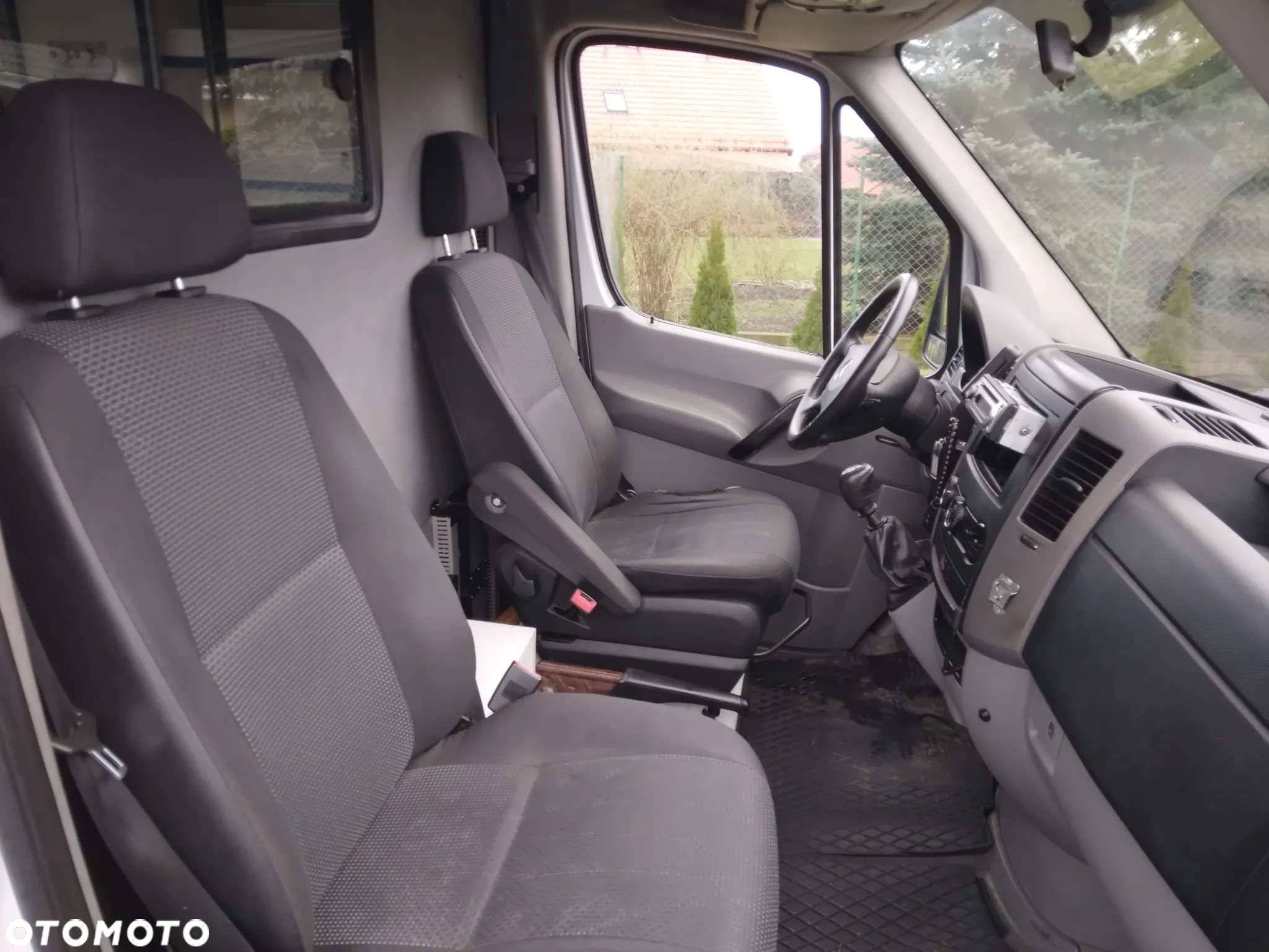 Mercedes-Benz Sprinter - 13