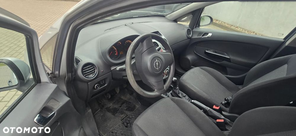 Opel Corsa 1.2 16V Essentia - 2