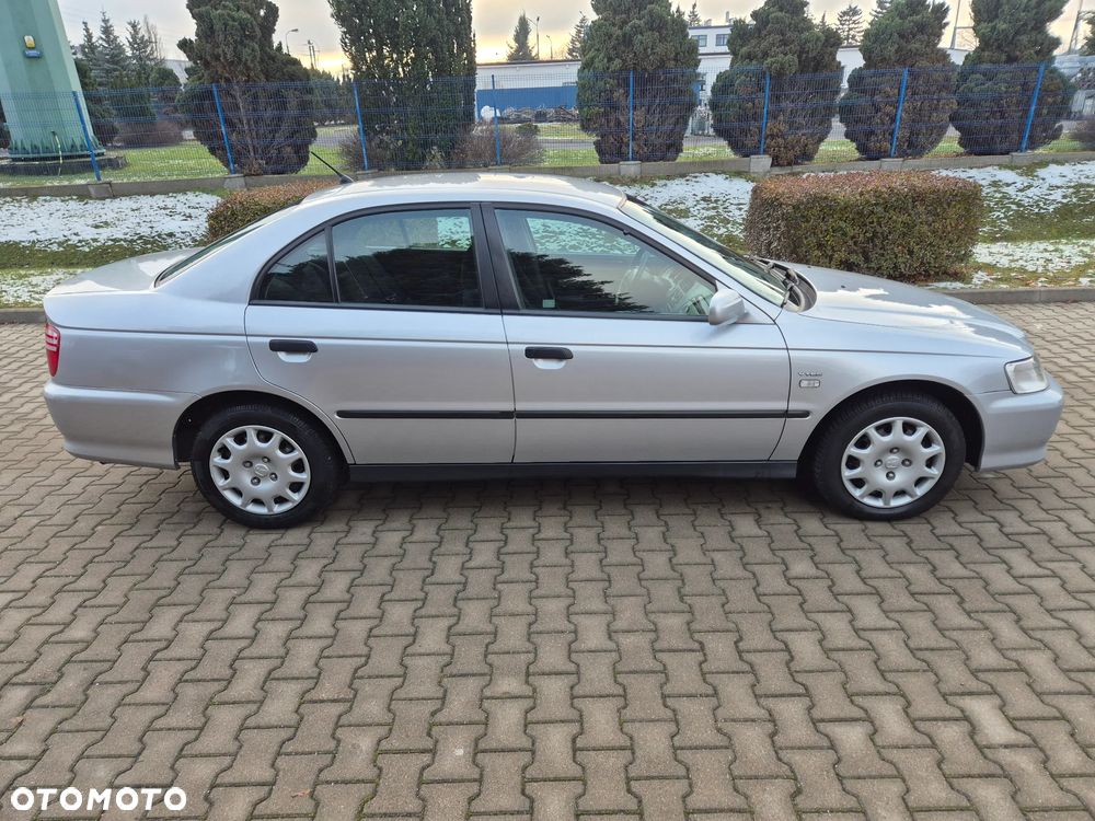 Honda Accord 1.8i LS - 2