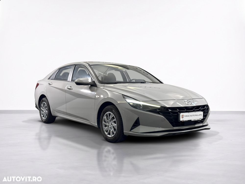 Hyundai Elantra - 8