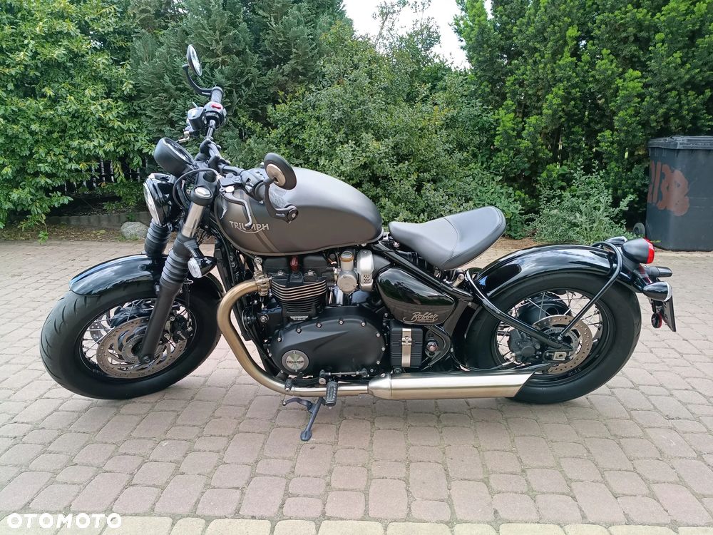 Triumph Bonneville Bobber - 8