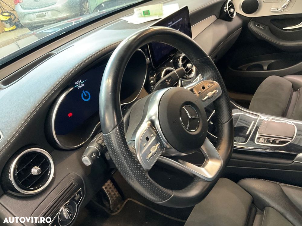 Mercedes-Benz GLC 300 e 4Matic 9G-TRONIC AMG Line - 6