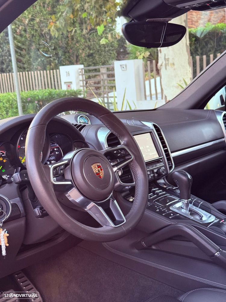 Porsche Cayenne — fotografia 13