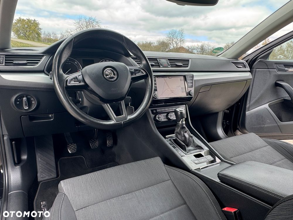 Skoda Superb 2.0 TDI Ambition - 32