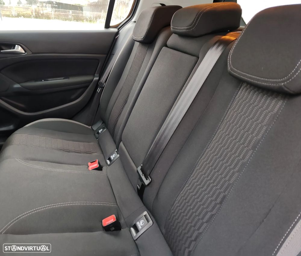 Peugeot 308 1.2 PureTech Style - 6