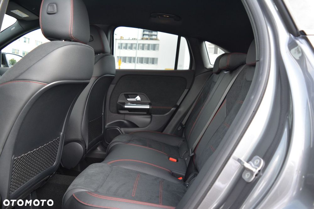 Mercedes-Benz GLA 200 AMG Line - 26