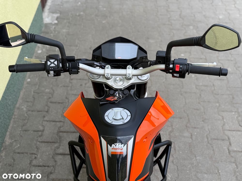 KTM Duke - 18