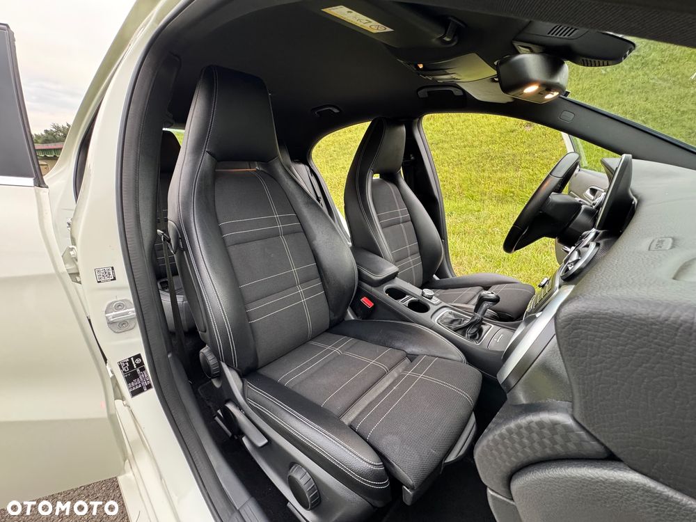 Mercedes-Benz Klasa A 180 Activity Edition - 30