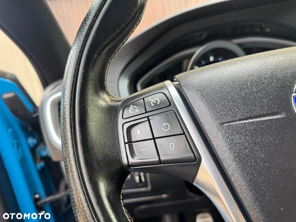 Volvo V40 D4 Drive-E R-Design Summum - 22