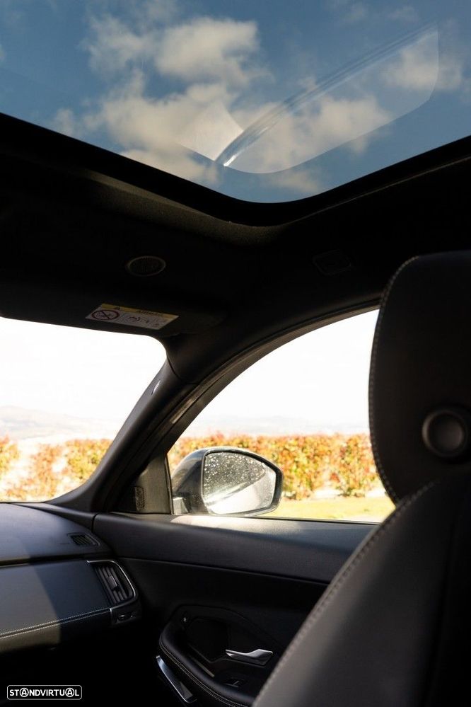 Jaguar E-Pace 1.5 P300e R-Dynamic SE AWD Aut. - 17