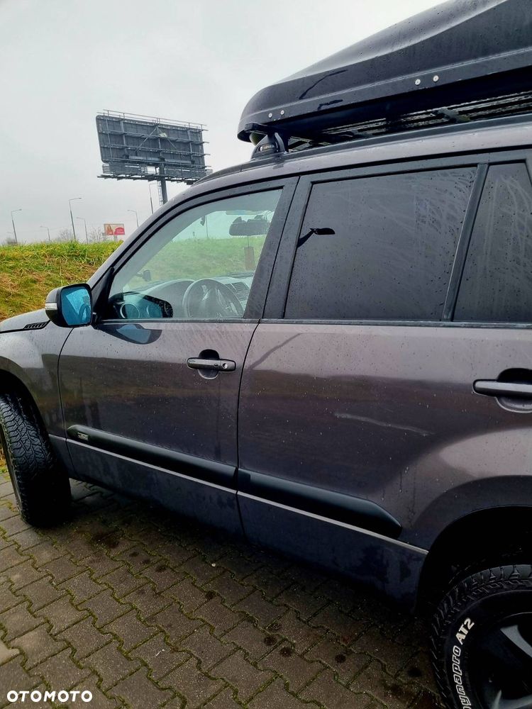Suzuki Grand Vitara 2.4 De Luxe EU5 - 5
