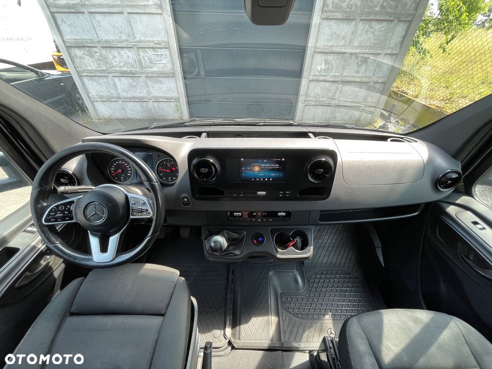 Mercedes-Benz Sprinter - 9