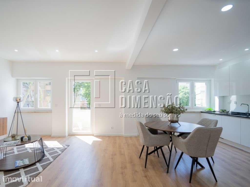 Apartamento de tipologia T3, com varanda, mobilado e equipado em Be... - Grande imagem: 4/48