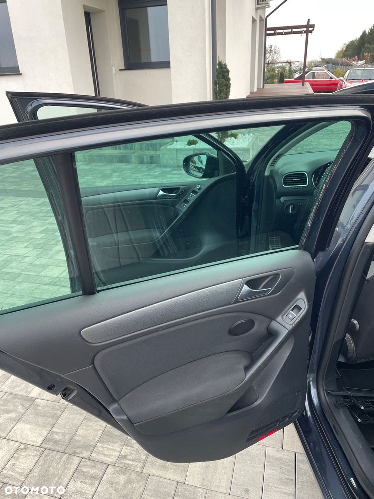 Volkswagen Golf 1.6 TDI DPF Highline - 25