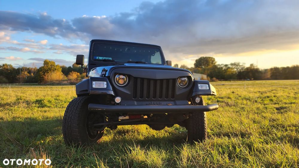 Jeep Wrangler - 2