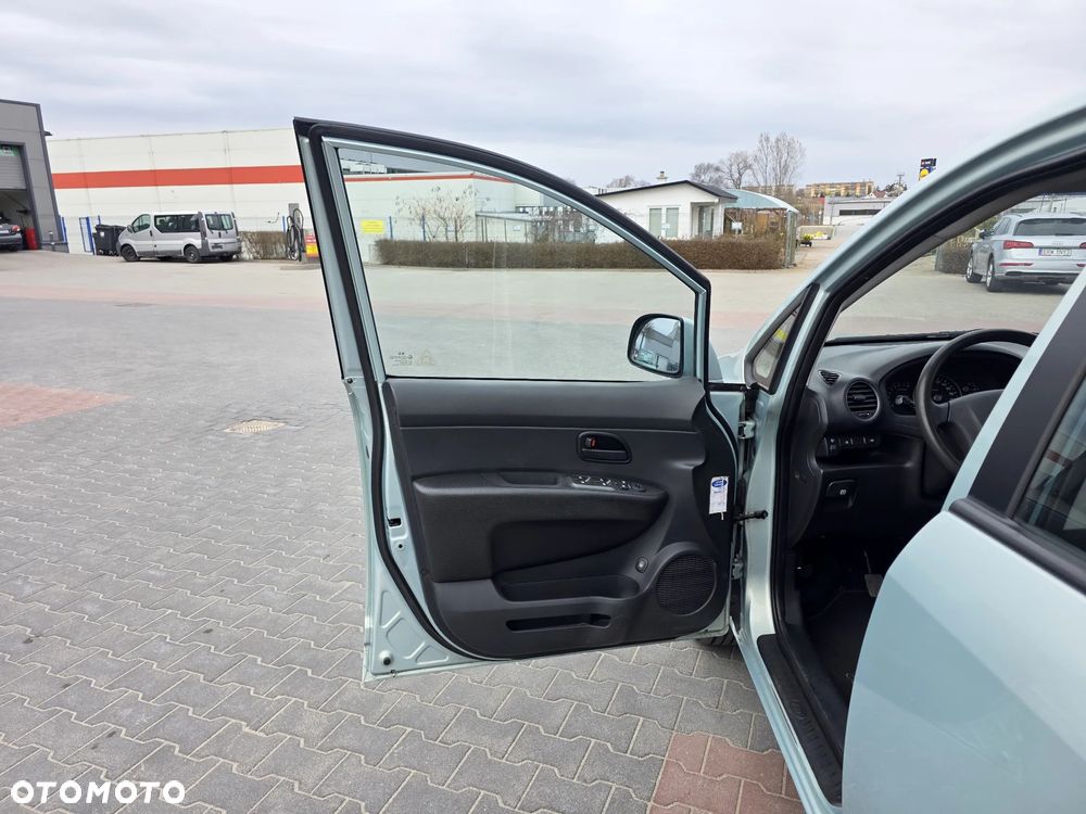 Kia Carens 2.0 CVVT LX Basis - 10