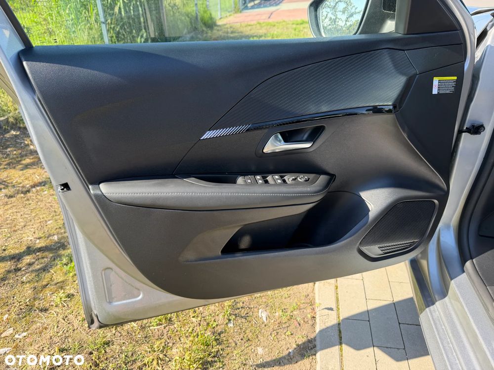 Peugeot 208 PureTech 100 Allure - 16