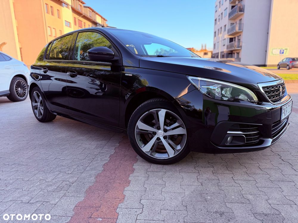 Peugeot 308 - 8