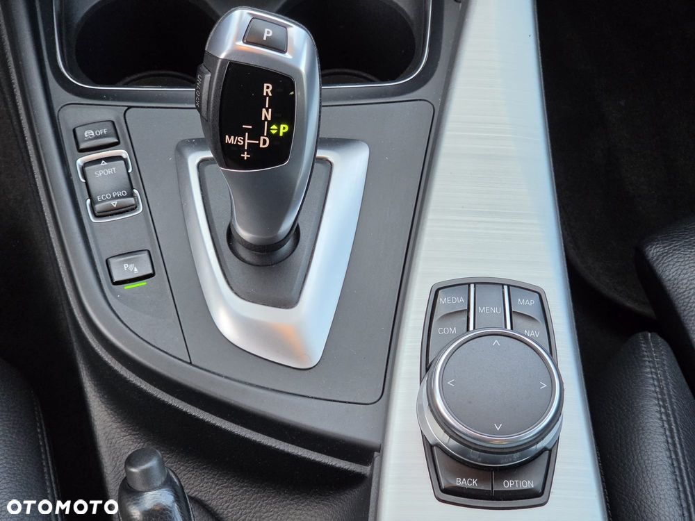 BMW Seria 3 320d Luxury Line sport - 19