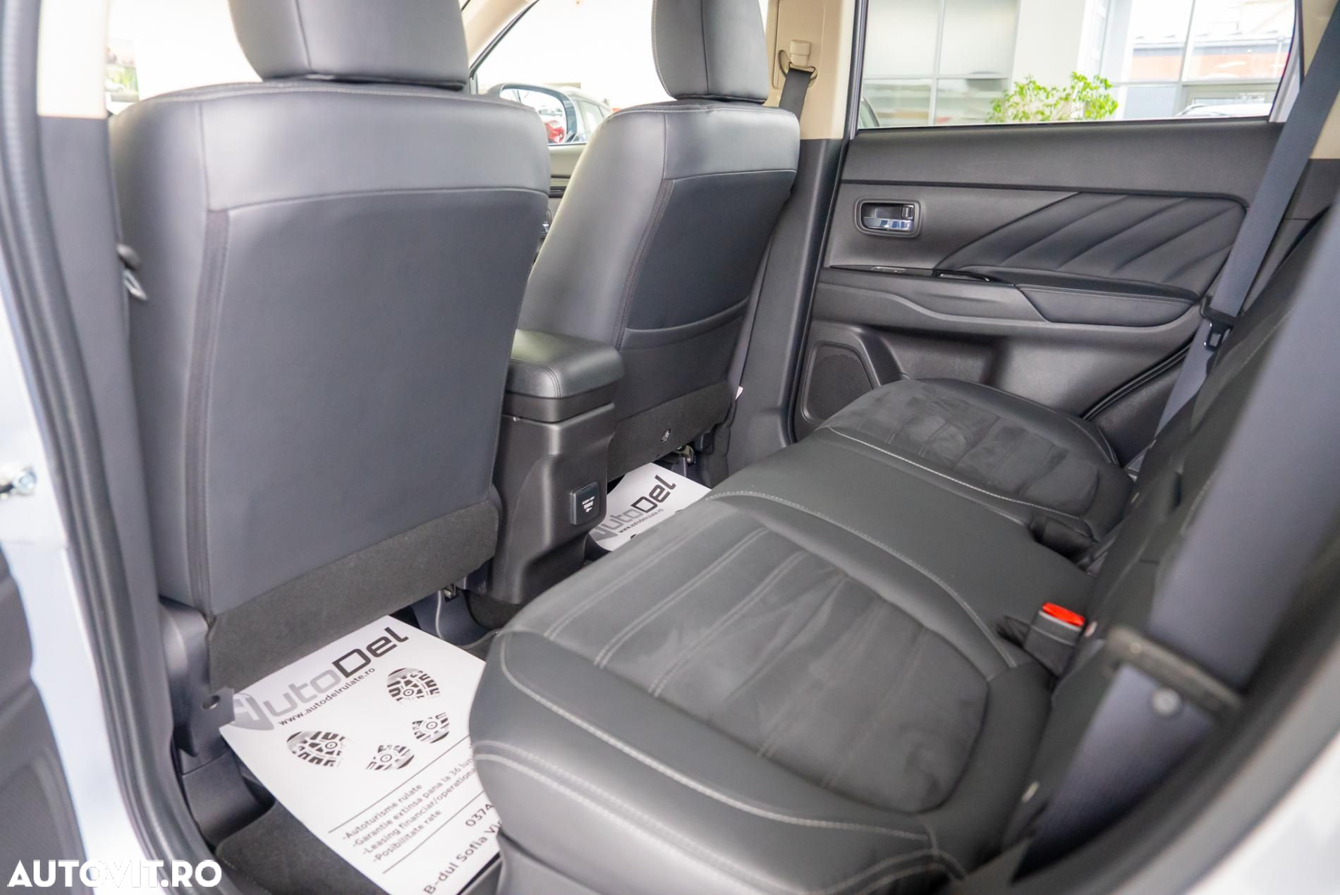 Mitsubishi Outlander 2.0 4WD Plug-In Hybrid Top - 19