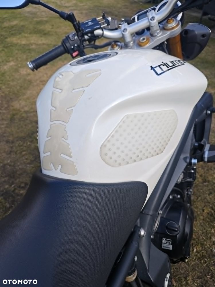 Triumph Street Triple - 2