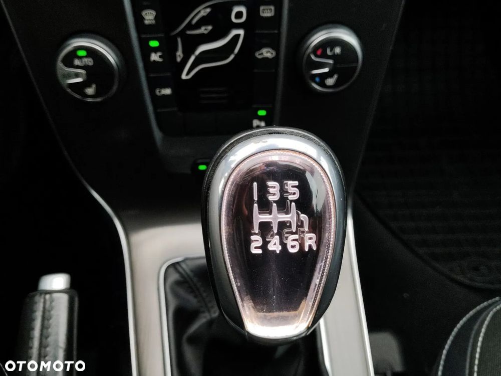 Volvo V40 D3 - 34