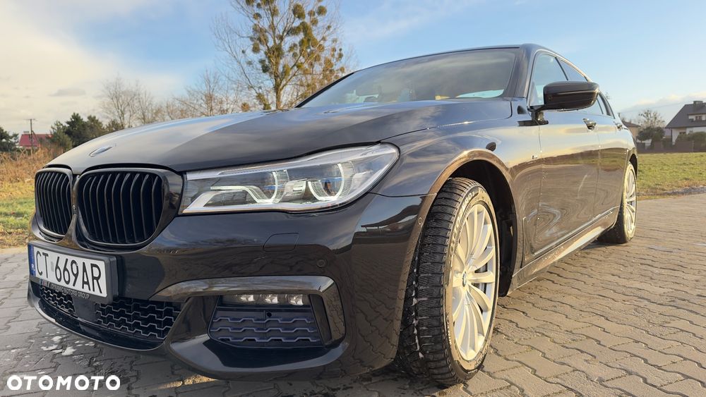 BMW Seria 7 750i xDrive - 2
