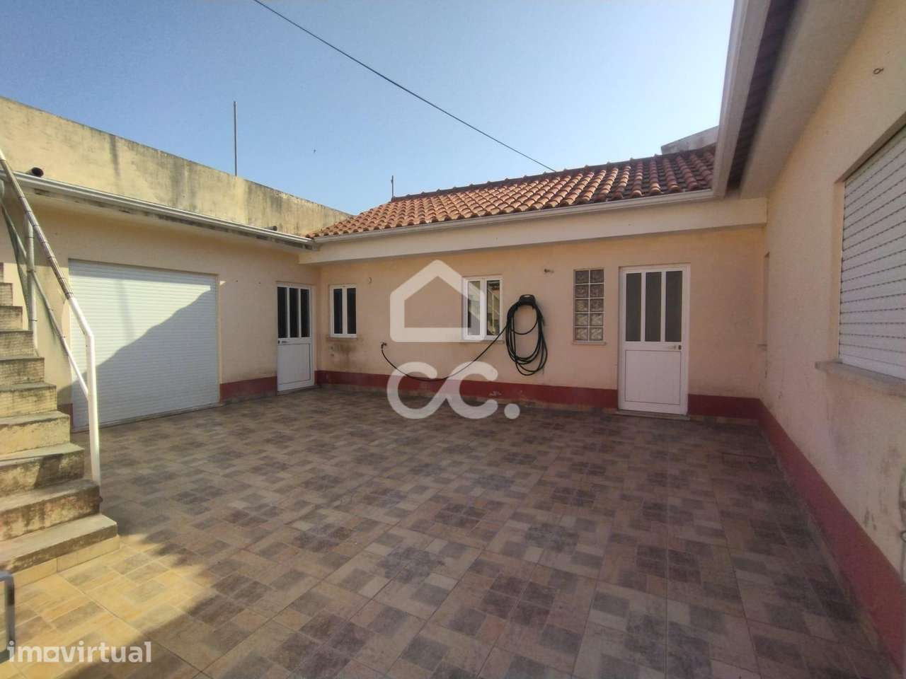 OPORTUNIDADE DE INVESTIMENTO---Moradia T2, Kitchenette, 2 WC de serviç - Grande imagem: 2/14