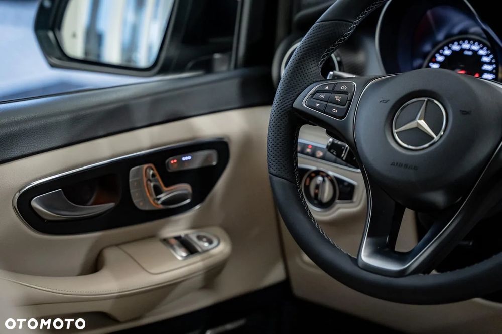 Mercedes-Benz Klasa V 300 d 4-Matic Exclusive 9G-Tronic (d³ugi) - 34