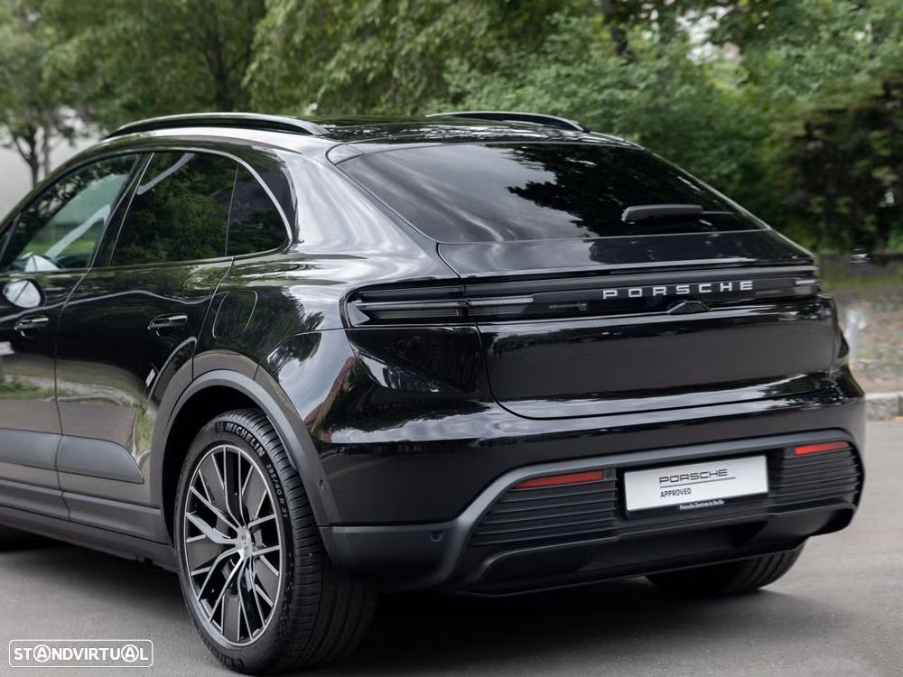 Porsche Macan Electric - 14