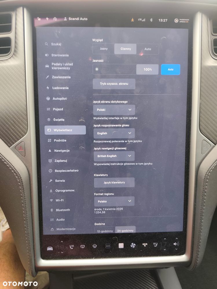 Tesla Model S - 21