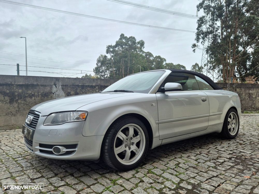 Audi A4 Cabrio 2.0 TDi S-line - 1