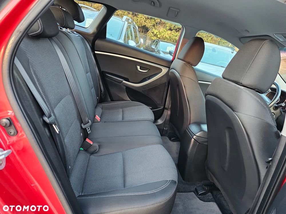 Hyundai i30 blue 1.6 GDI Style - 11