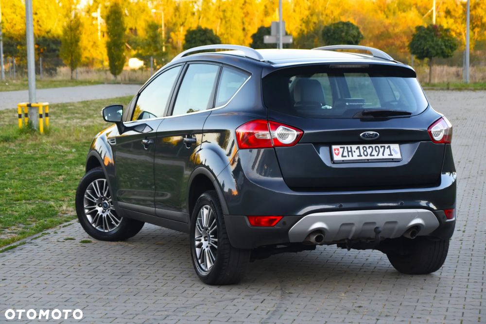 Ford Kuga 2.5 4x4 Titanium - 29