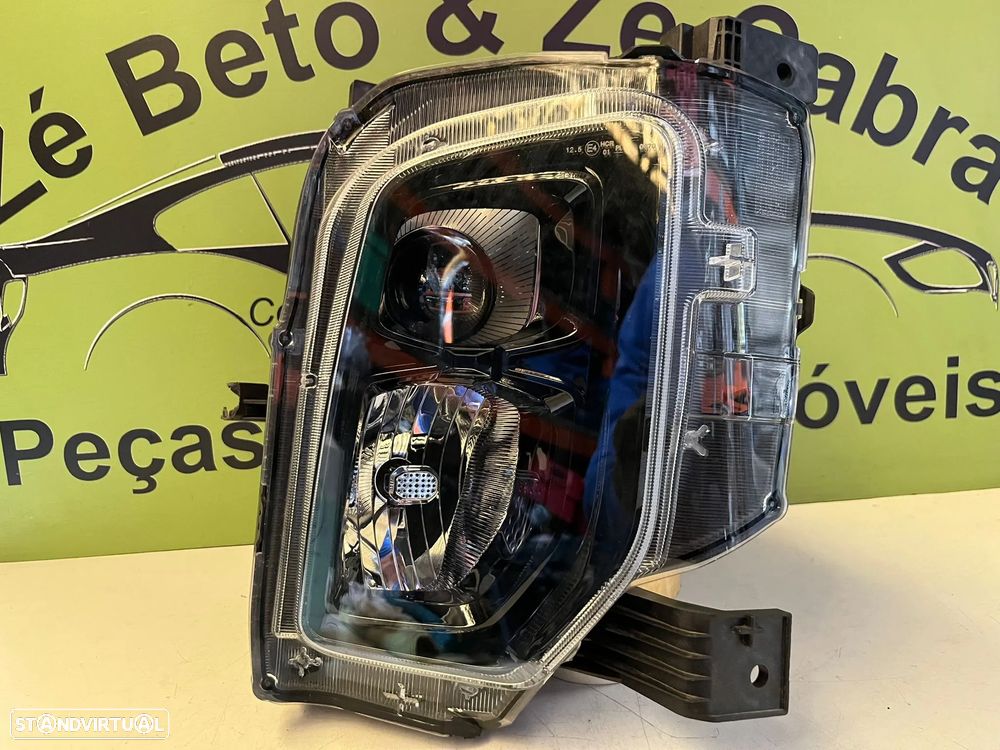 Maxus T90 EV - FAROL LED DIREITO - FF826 - 2