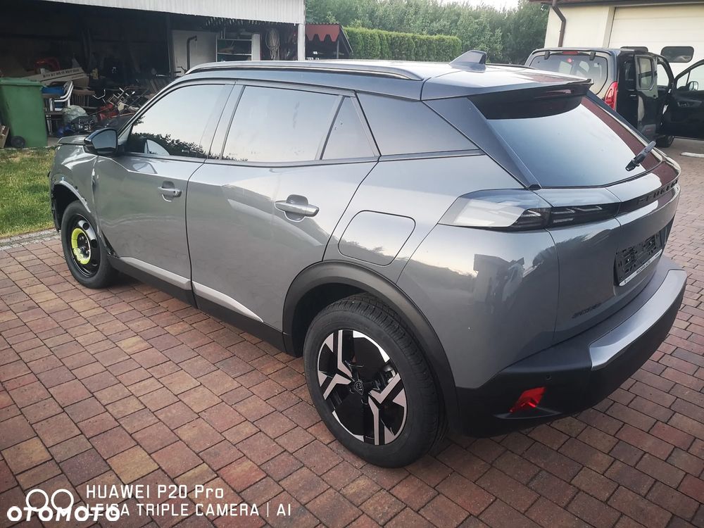 Peugeot 2008 PureTech 100 Allure S&S BVM6 - 3