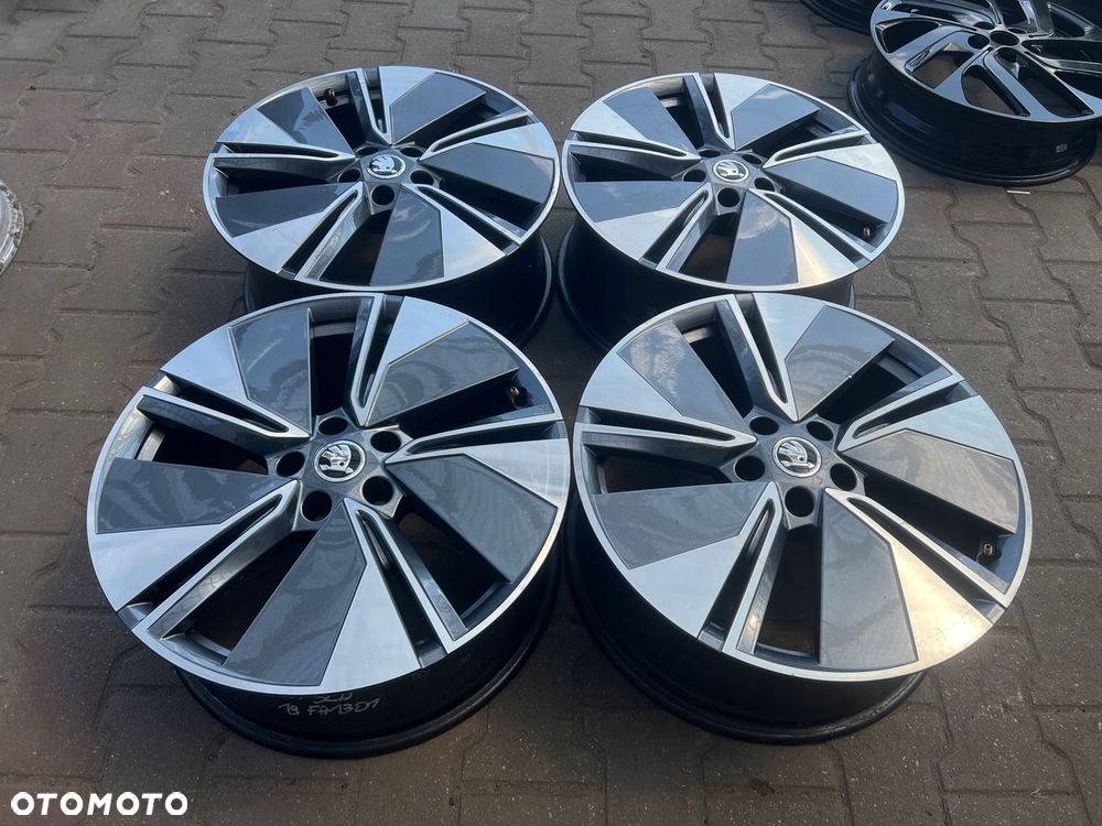 KOMPLET FELG FELGI ALU SKODA OCTAVIA SUPERB ENYAQ 19 ET45 ORYGINALNE - 3
