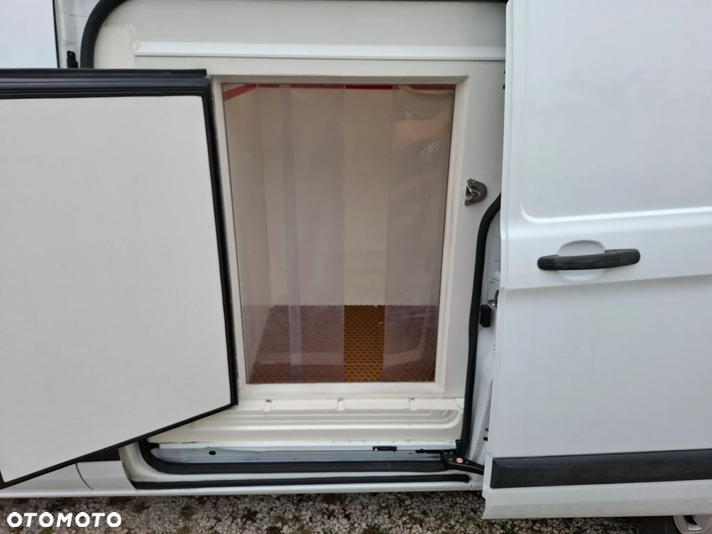 Ford TRANSIT CUSTOM - 9