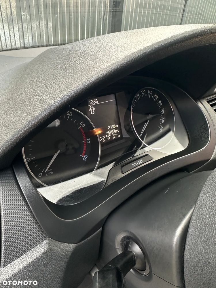 Skoda RAPID 1.2 TSI Active - 3