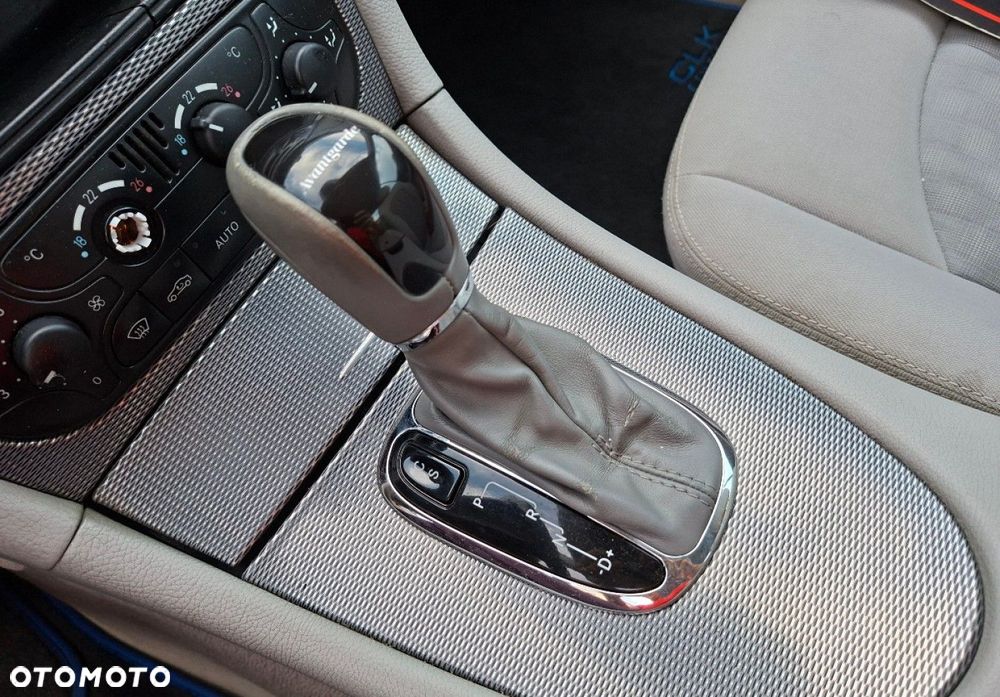 Mercedes-Benz CLK - 22