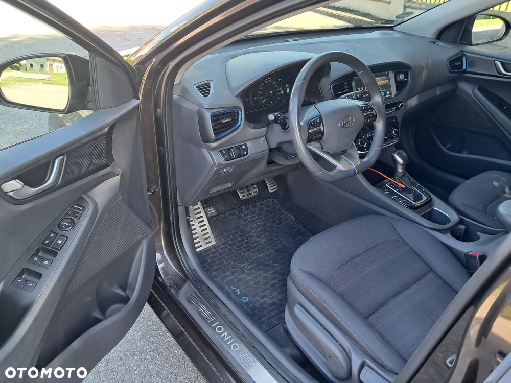 Hyundai IONIQ Hybrid Premium - 28
