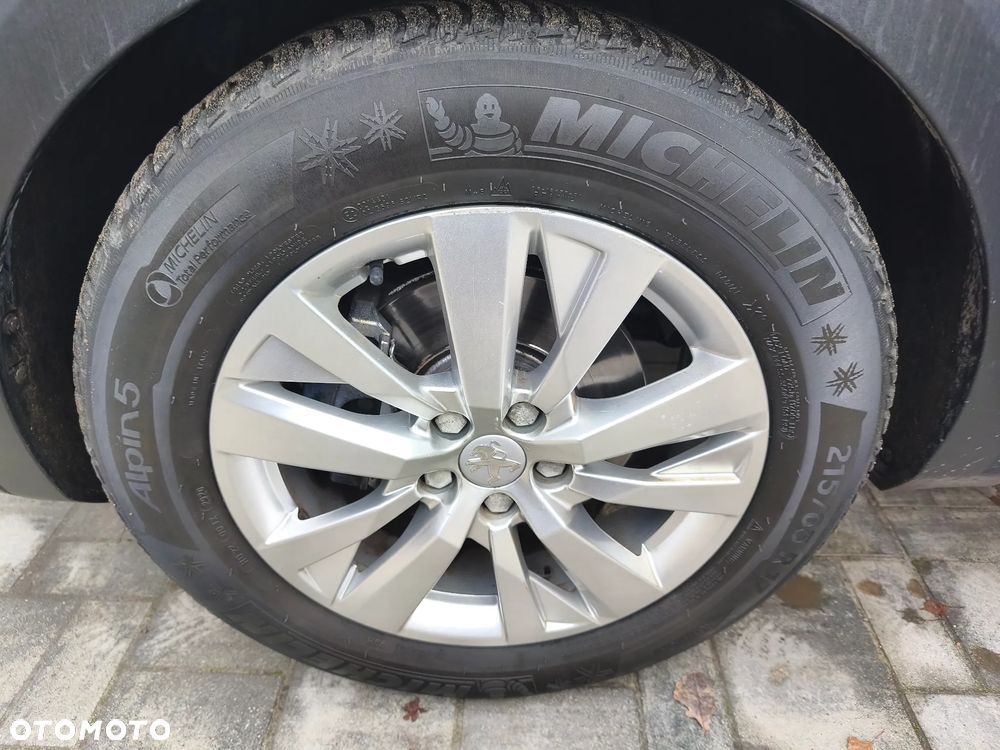 Peugeot 3008 PureTech 130 Stop & Start GPF EAT8 Allure - 23