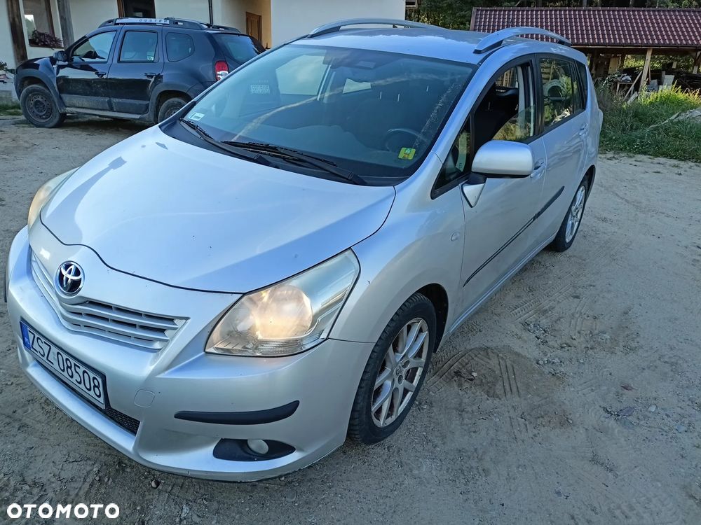 Toyota Verso 2009 photo 2