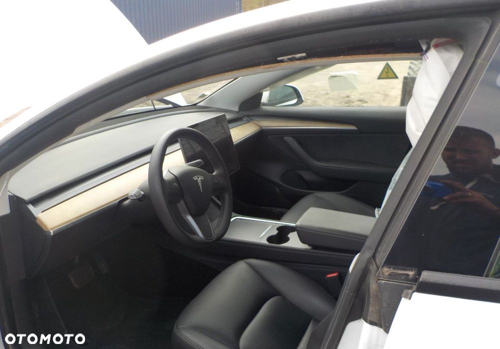 Tesla Model 3 - 20