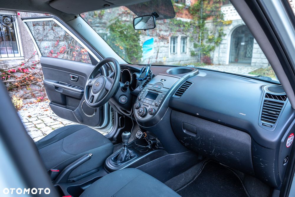 Kia Soul 1.6 L - 13