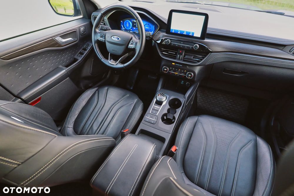 Ford Kuga - 37