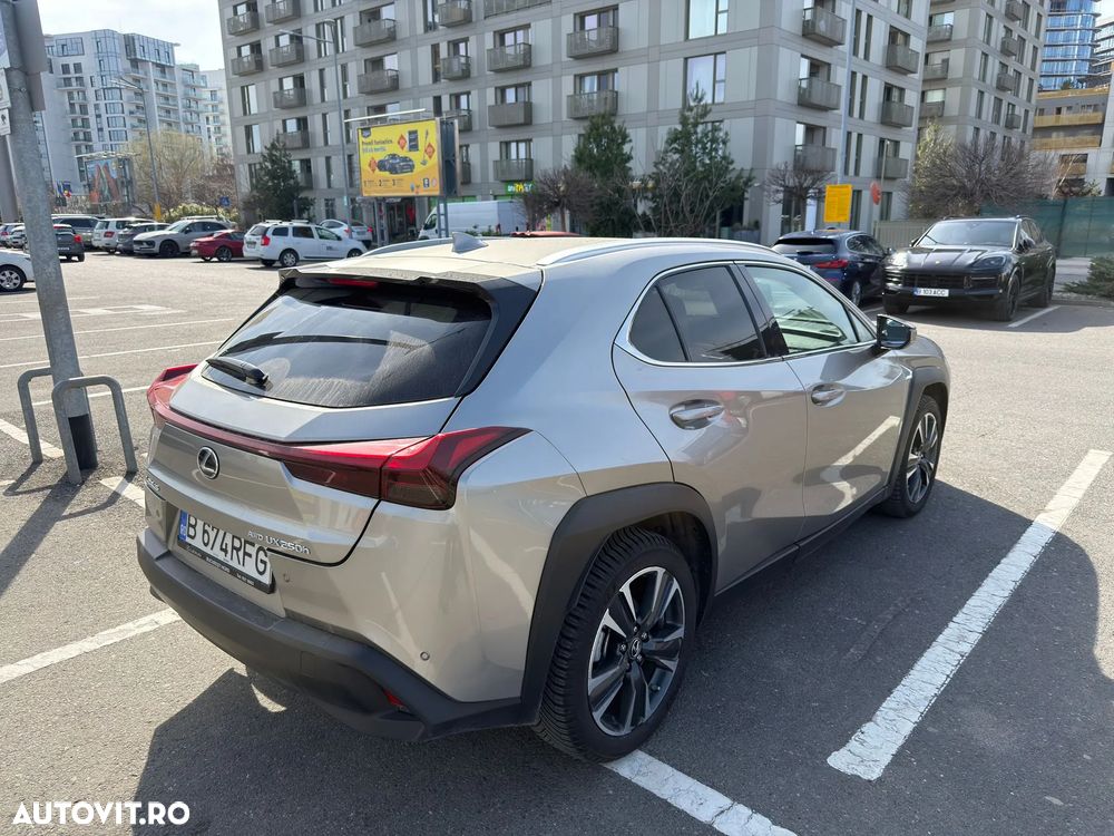 Lexus UX 250h E-FOUR Executive - 3